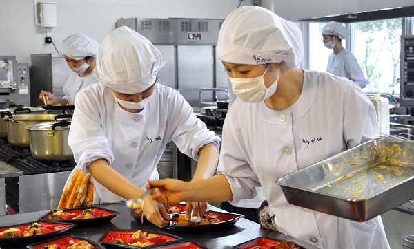 Tuyển 30 Nữ Chế Biến Thực Phẩm Tại Nhật Bản 2026 – Lương Đến 210.000 Yên